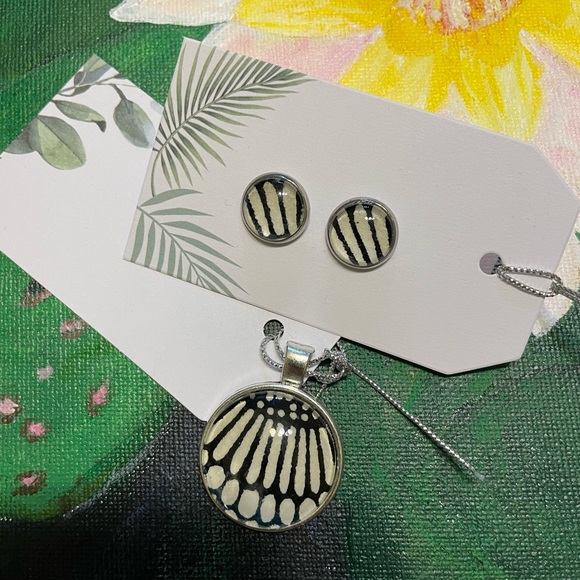 Handmade Glass Dome Earrings & Pendant set - Picture 10 of 13